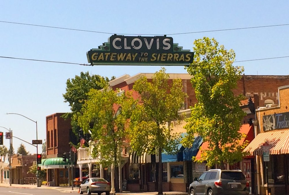 The Clovis Gateway to the Sierras sign over Clovis Avenue in Old Town